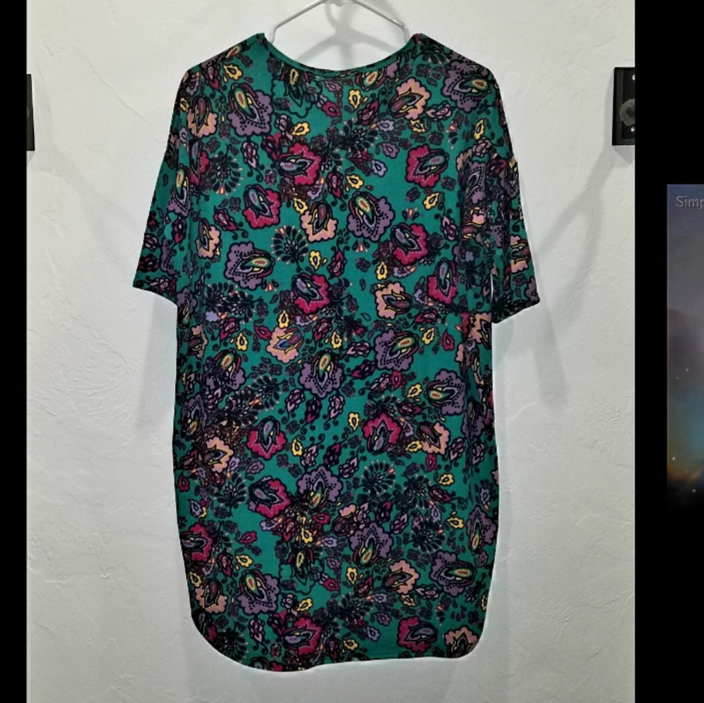 LuLaRoe Irma floral tunic